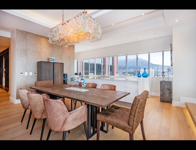 3 BEDROOM PENTHOUSE FOR SALE IN CAPE TOWN CITY CENTRE